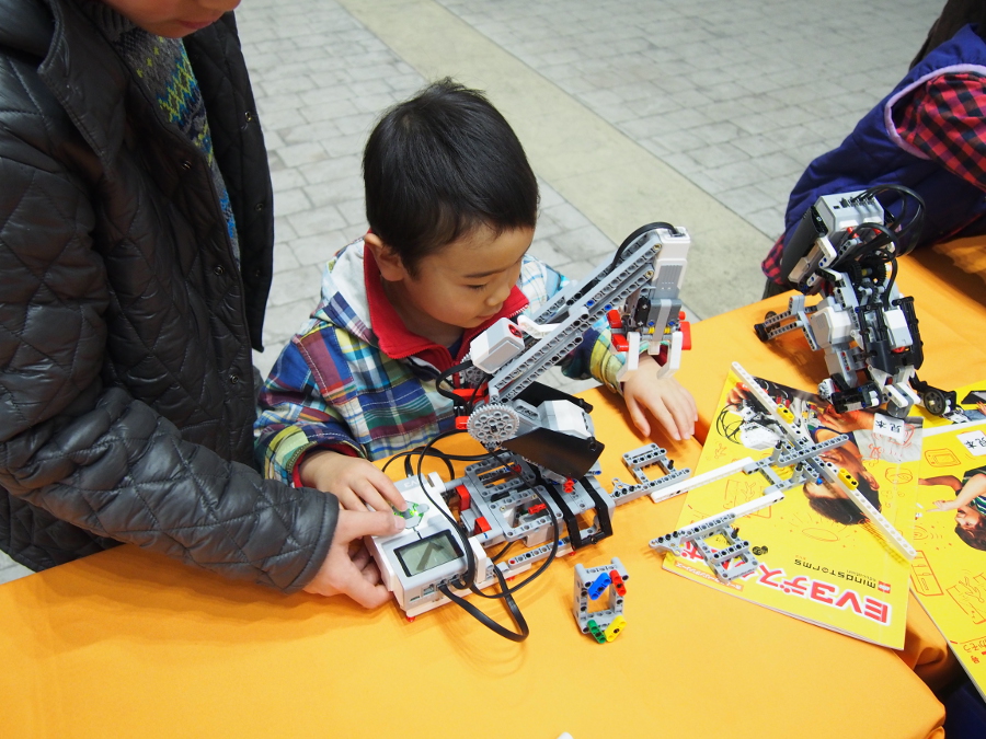1月10日トレッサ横浜 「レゴ ロボットで遊んで学ぼう！」
